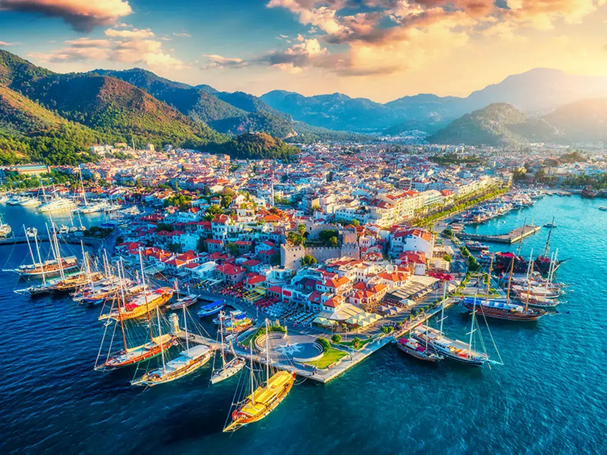 کمپ لوکس در جزیره لاوان 8 تا 10 اسفند